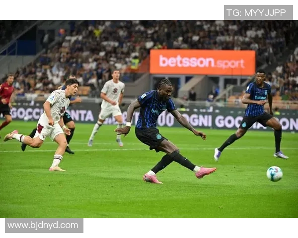 2002年葡萄牙体育与国际米兰激战回顾：经典对决与精彩瞬间分析