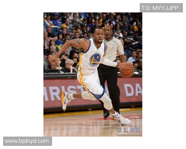 2019年NBA勇士对阵雷霆库里三分球精彩瞬间回顾与分析 2019年NBA勇士对阵雷霆库里三分球精彩瞬间回顾与分析